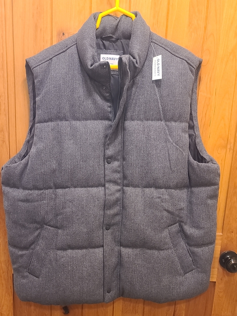Old Navy Men's Gray Herringbone Insulated Puffer Vest